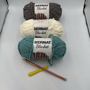 Bernat Blanket Yarn Lot 3 Skeins Partial w/ Crochet Hook & Knitting Needle